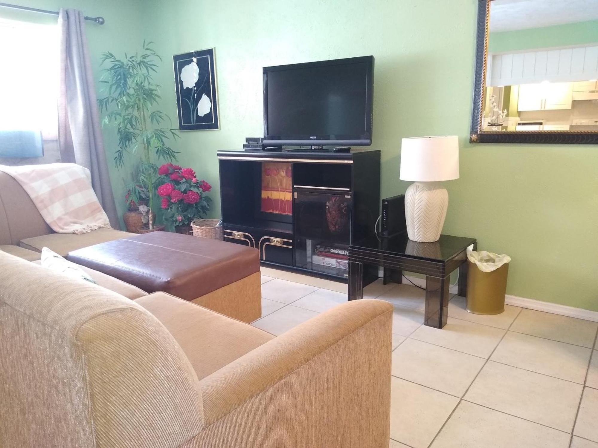 Affordable Two Bedroom Tropical Condo - Private Beach, Pools, Hot Tub St. Petersburg Eksteriør bilde